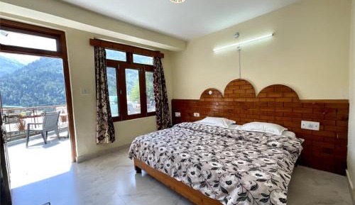 Double Room with Mountain View