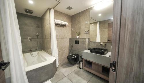 Suite with 15% off on session of 60 mins Spa