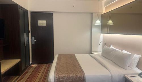 Superior Room King Bed with 15% discount on Laundry , Food and Soft Beverages