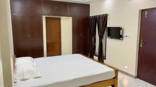 Triple Room with City View