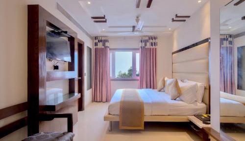 Luxury Suite