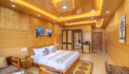 Deluxe Private Room (with balcony)