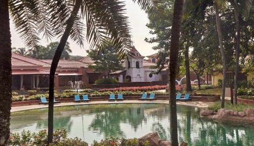 Pool View, Guest room, 1 King or 2 Twin/Single Bed(s)