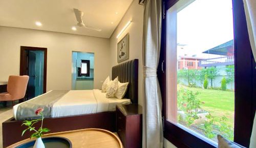 Apartment with Garden View