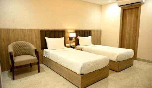 Deluxe Double or Twin Room with City View