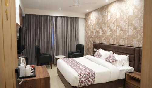 Deluxe King Room