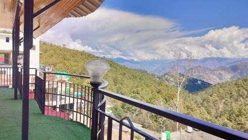 Family Room with Mountain View