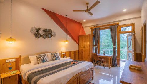 Deluxe Room (with Balcony)