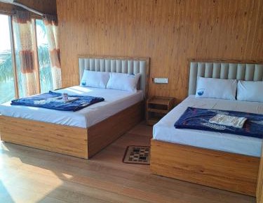 Deluxe Triple Room with Sea View