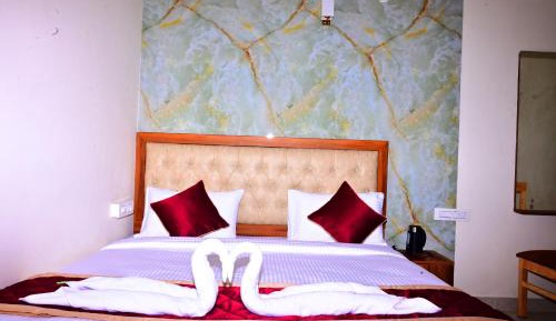 Deluxe Double Room (2 Adults + 1 Child)