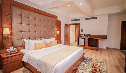 Suite Room  -  Enjoy Happy Hours with 2+1 offer Timing - 3 pm - 7 Pm