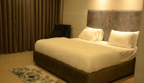 Deluxe Family Suite