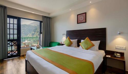 Valley View Classic Room With Balcony