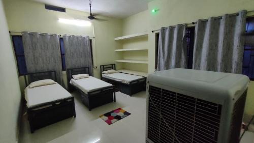 Mixed Dormitory Room