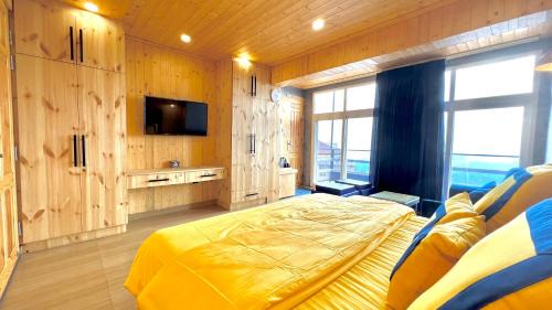 Double Room with Mountain View