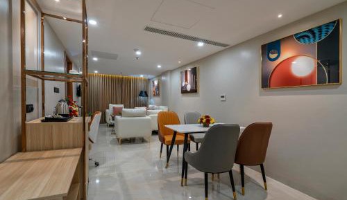 Deluxe King Suite