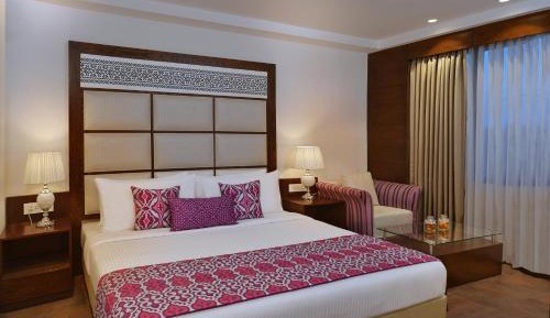 Deluxe Suite