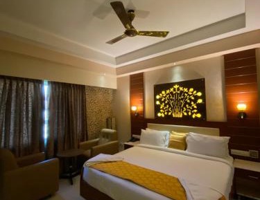 Deluxe King Suite