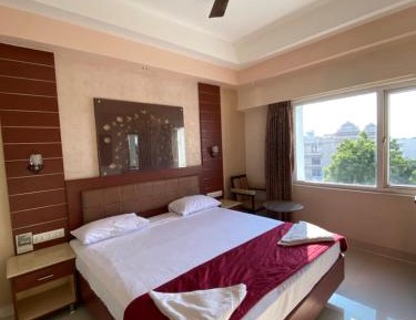 Deluxe Double or Twin Room