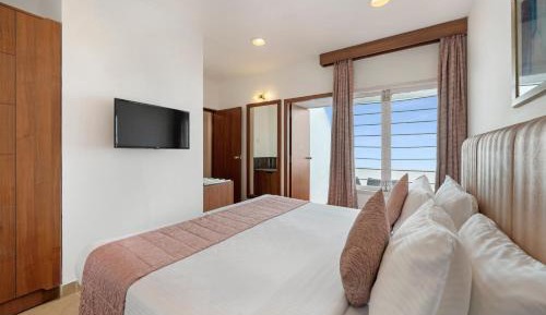 Valley View Privilege Suite with Balcony