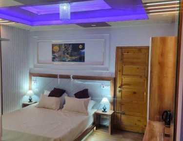 King Room with Balcony