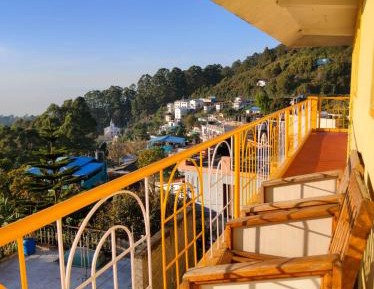 Deluxe Double or Twin Room with Mountain View