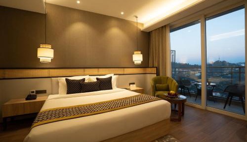Club Room ( Balcony with View)