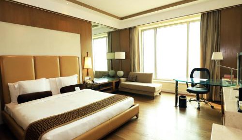 Standard King Room - Disability Access  Offers Buy1Get1 on Premium beverages between 11amto7pm and 15% discount on Food and Soft beverages, SPA and Laundry