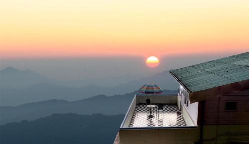 Executive Club Room with Terrace and Mountain View & Complimentary High Tea