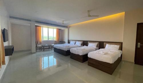 Deluxe Family Room
