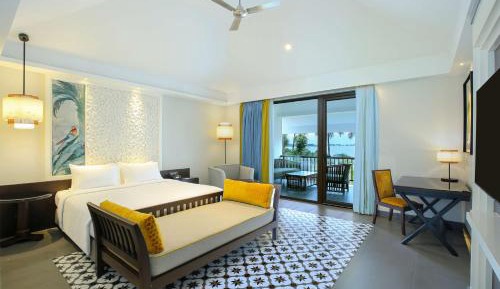 Chalet with Lagoon View and Balcony with Complimentary Hi Tea