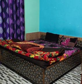 Standard Twin Room with Mountain View