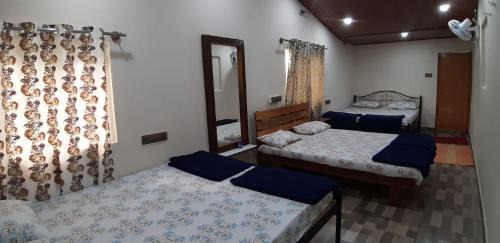Mixed Dormitory Room
