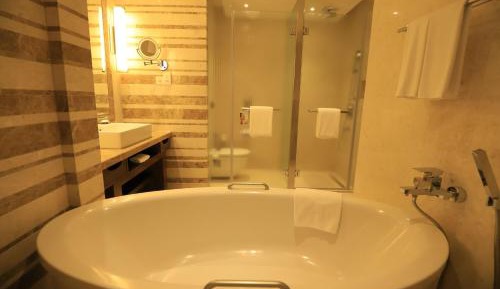 Junior King Suite - Lounge Access