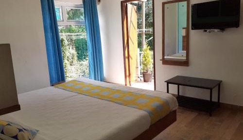 Double Room with Balcony (2 Adults + 1 Child)