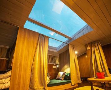 Bunk Bed in Mixed Dormitory Room