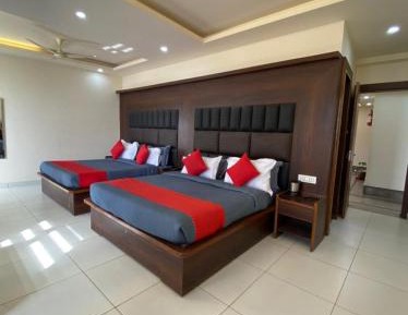 Deluxe Family Room