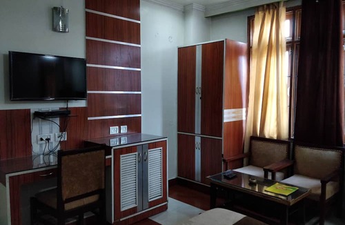 Jhansi Hotel | Hotel Yatrik