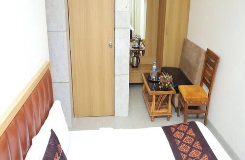 Belapur Hotel | Hotel Satyam Residency