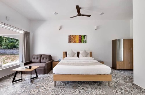Kanbylu Baichanalli Hotel | Tusker Trail