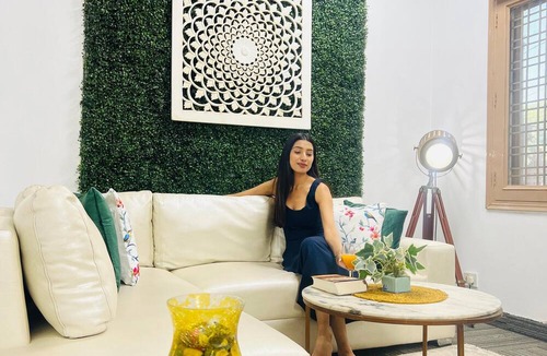 Gurugram Apartment | BluO Awesome 1BHK DLF Galleria Market ,Gym TT