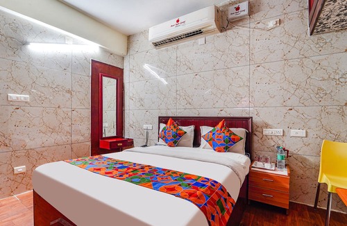 Gandhipuram Hotel | Fabexpress Apple Grand