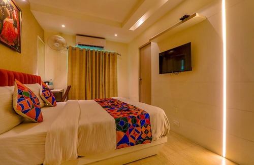 Alambagh Hotel | FabHotel Geetraj Palace