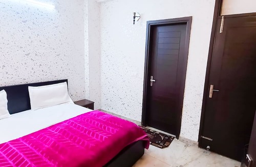 Chittaranjan House | Roomshala 047 Hotel Jagannath