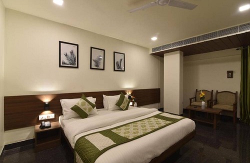 Vijayapura Hotel | Hotel Clove