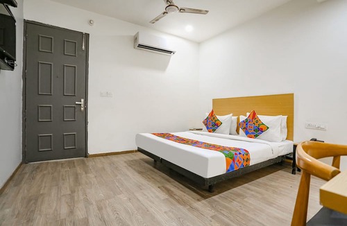 Pashim Vihar Hotel | Via Vat