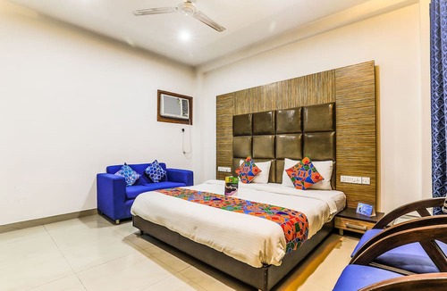 Sushant Lok Hotel | FabHotel The Maple Stays - Nr. Leisure Valley Park, Iffco Chowk