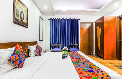Sushant Lok Hotel | FabHotel The Maple Stays - Nr. Leisure Valley Park, Iffco Chowk