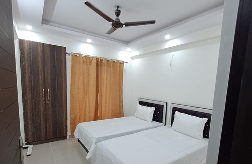 Ghaziabad Apartment | Gokul 3 BD Luxury Apartment D4-1205A Bharat City Teela Mod Ghaziabad NCR
