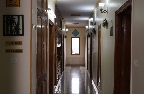 Kotkhai Hotel | Hotel Parv